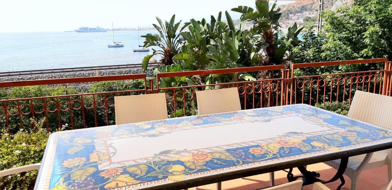 White Lotus Apartment Taormina Dış mekan fotoğraf