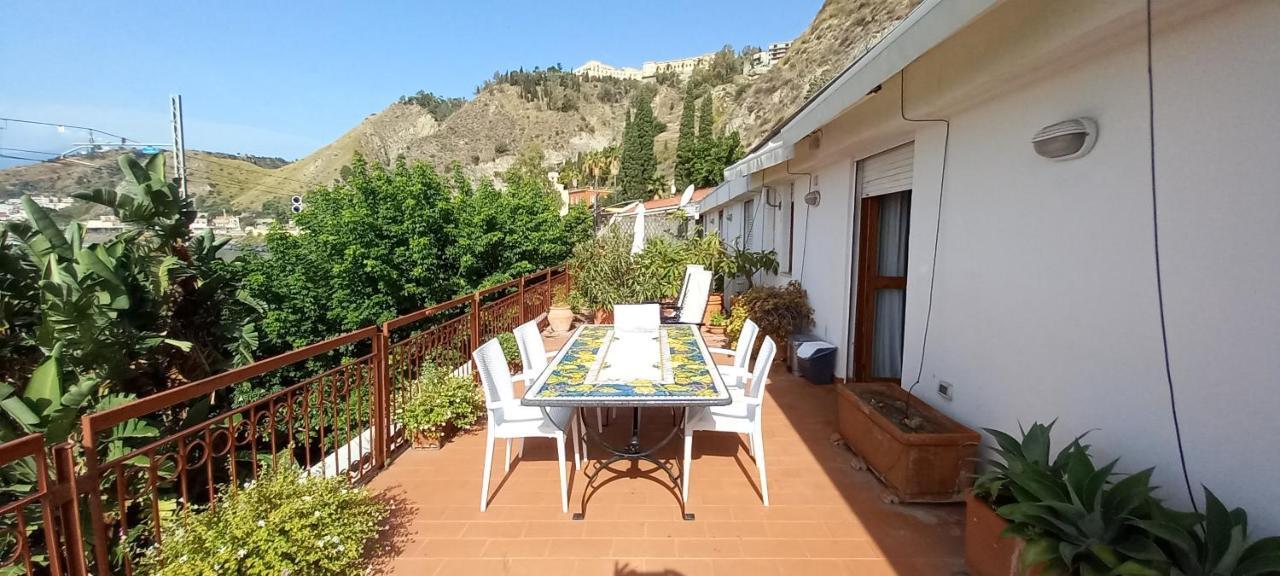 White Lotus Apartment Taormina Dış mekan fotoğraf